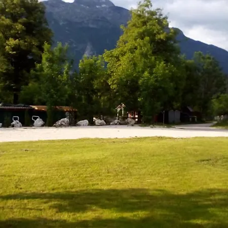 Apartma Planinski Raj 公寓 *