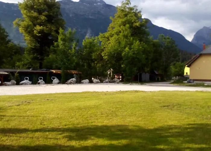 Apartma Planinski Raj شقة *